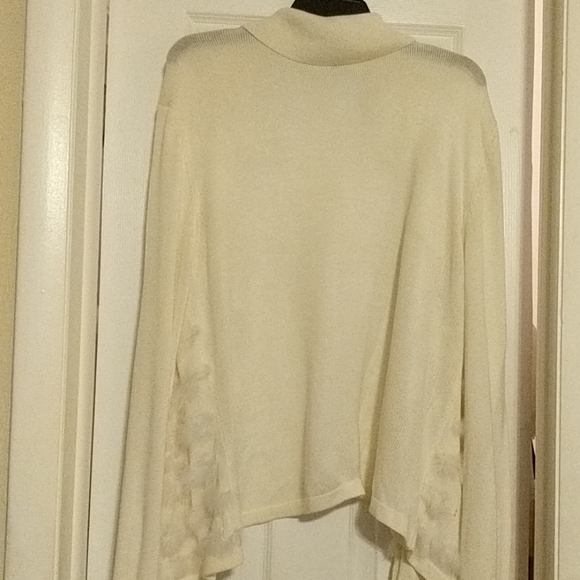 Clothes - Picture 2 of 2